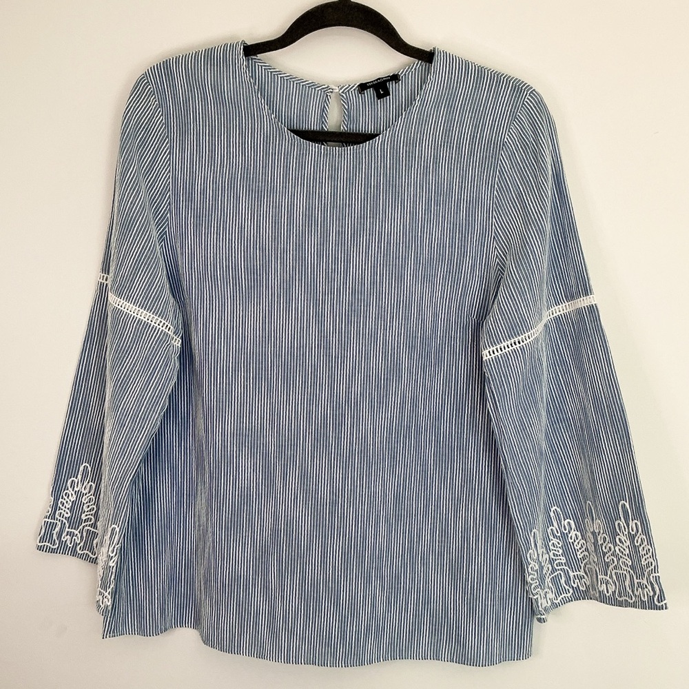 Stella & Dot Knit Top Smocked Ruffle Sleeve T Shirt White
